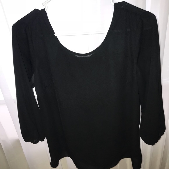 black limited shirt, with bow in the back. size s - Picture 2 of 2